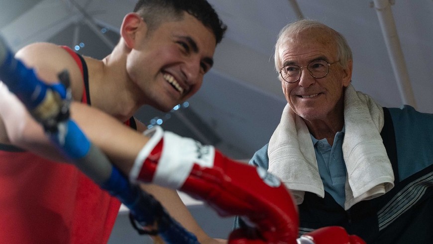 Escapes: Giant (Relaxed Screening)