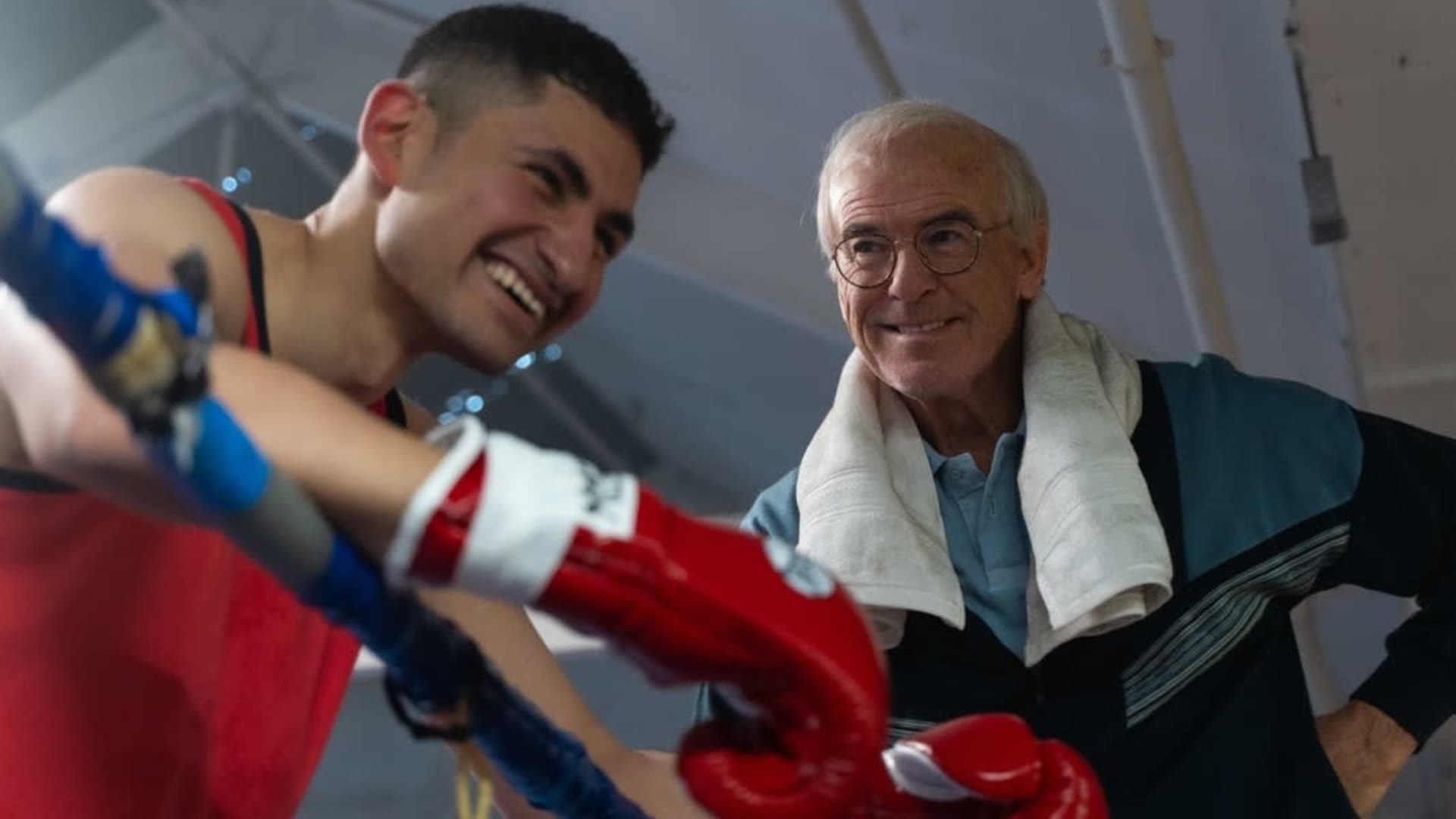 Giant - FREE ESCAPES SCREENING