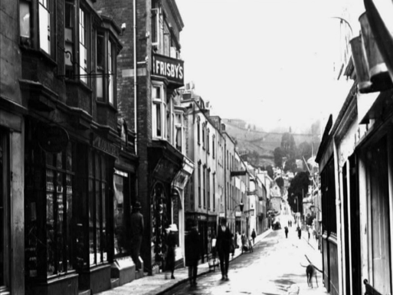 Friday @ The Flavel: Dartmouth 1945..