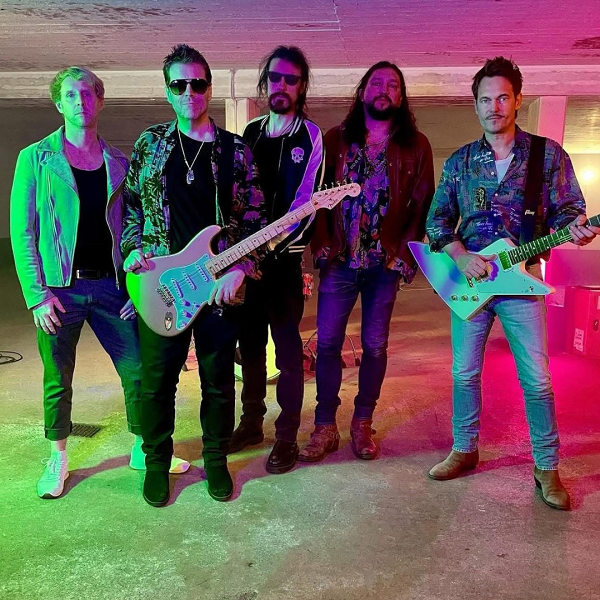 Danny Bryant (Full Band)