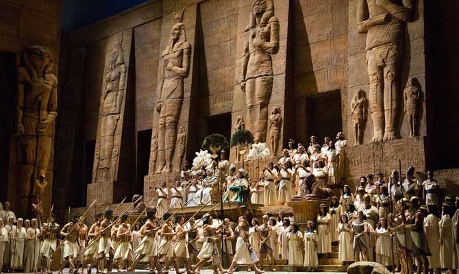 Met Summer Encore: Aida