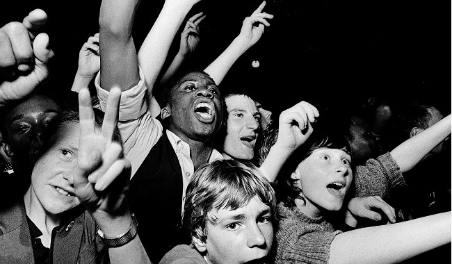WHITE RIOT