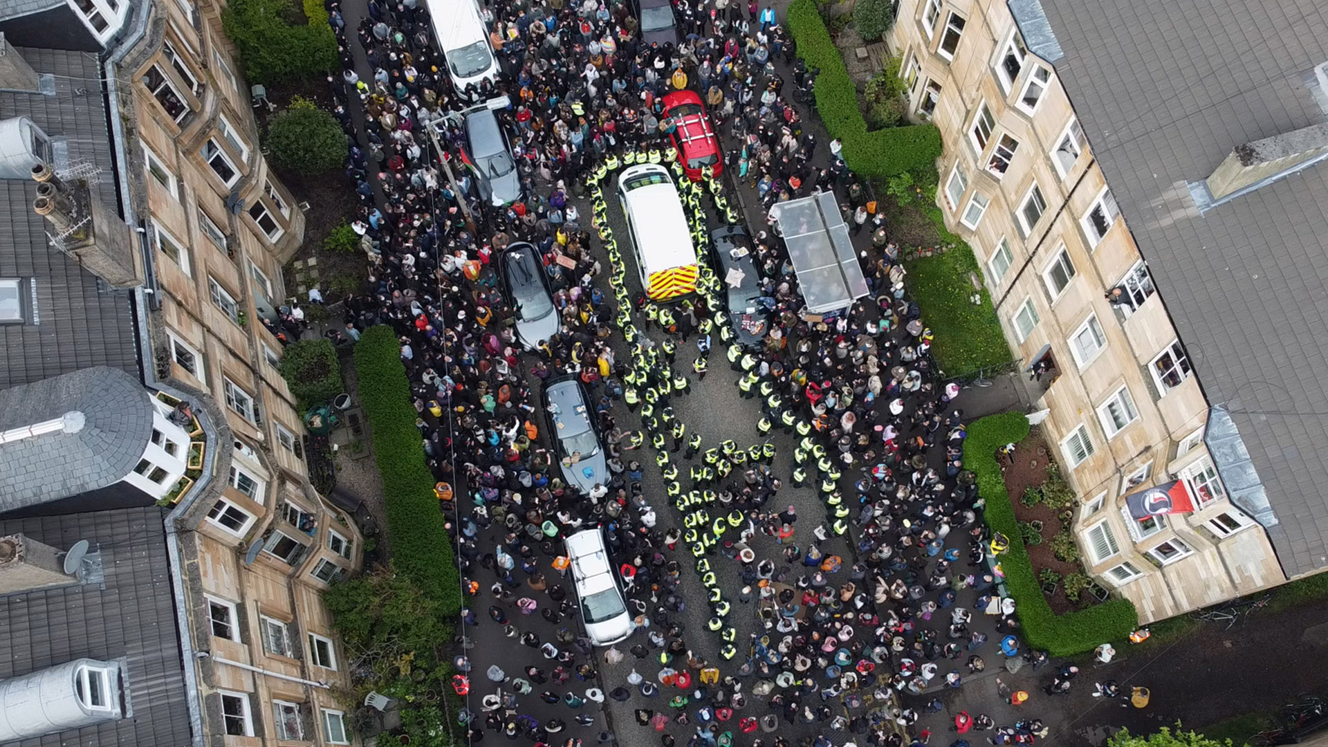 EVERYBODY TO KENMURE STREET + Q&A