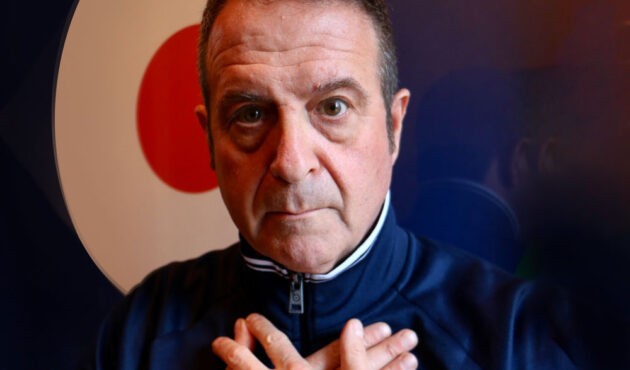 Mark Thomas 40