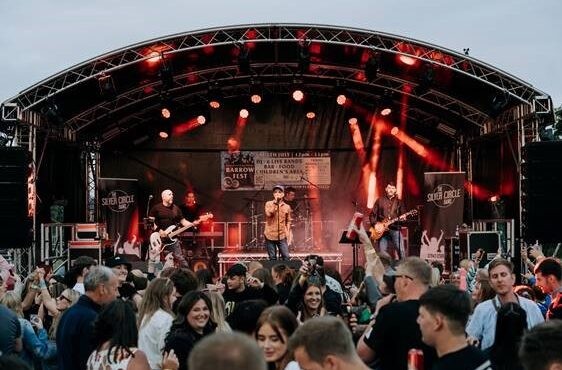 Silver Circle Band