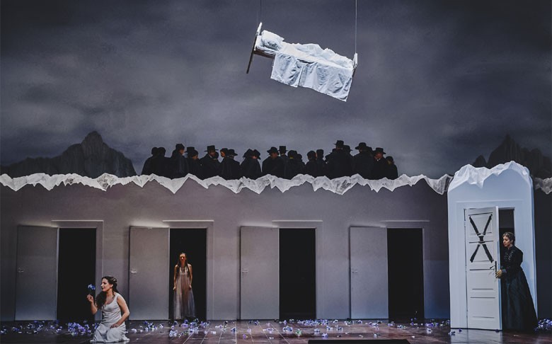The Metropolitan Opera :La Sonnambula